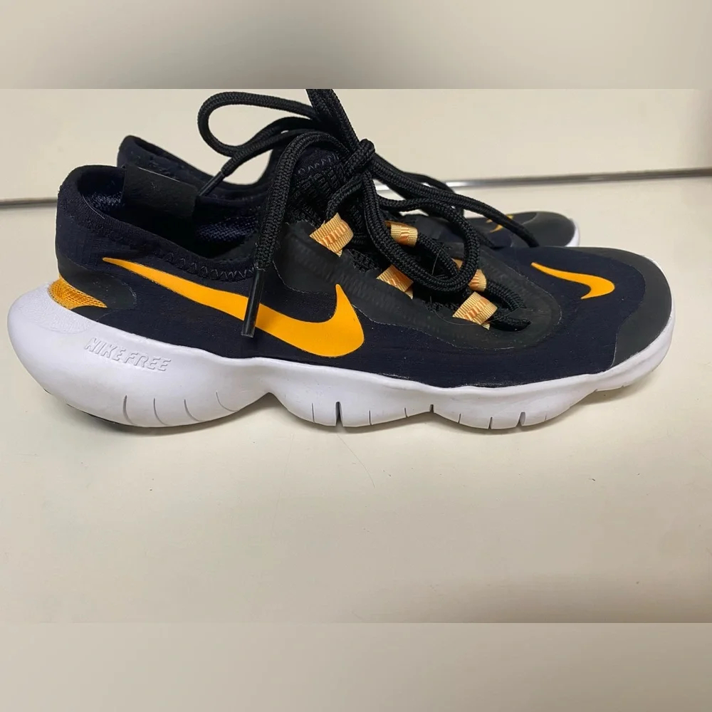 Nike Free RN 5.0 (2020 edition) Nike By You Black‎ and Gold Women’s Size 5.5